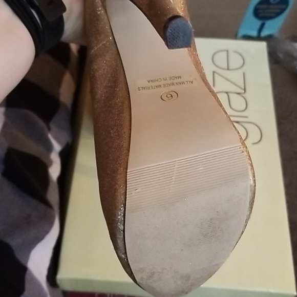 Shoes size 5 - Picture 3 of 4